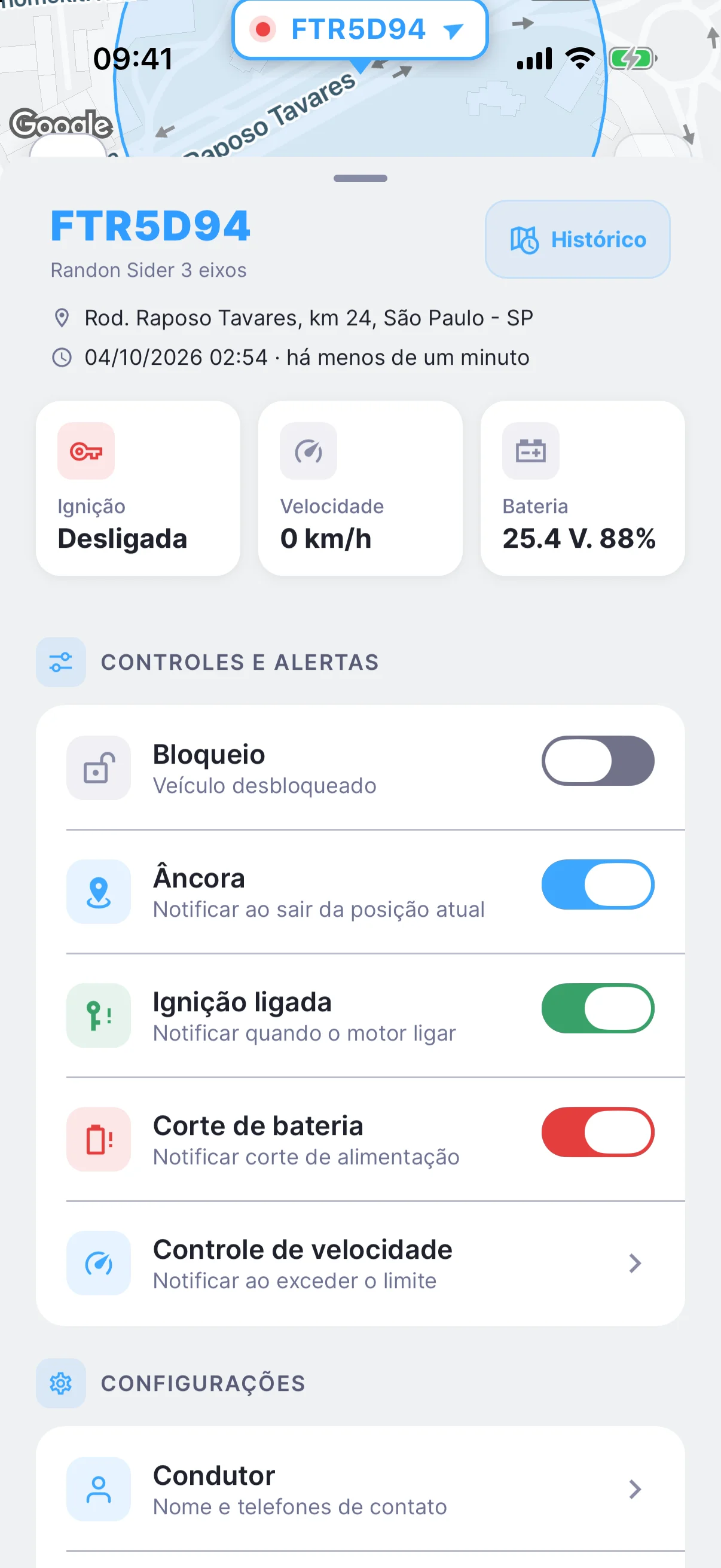 App da ForTracking com o painel de um veículo e os controles de bloqueio, âncora, ignição, corte de bateria e velocidade