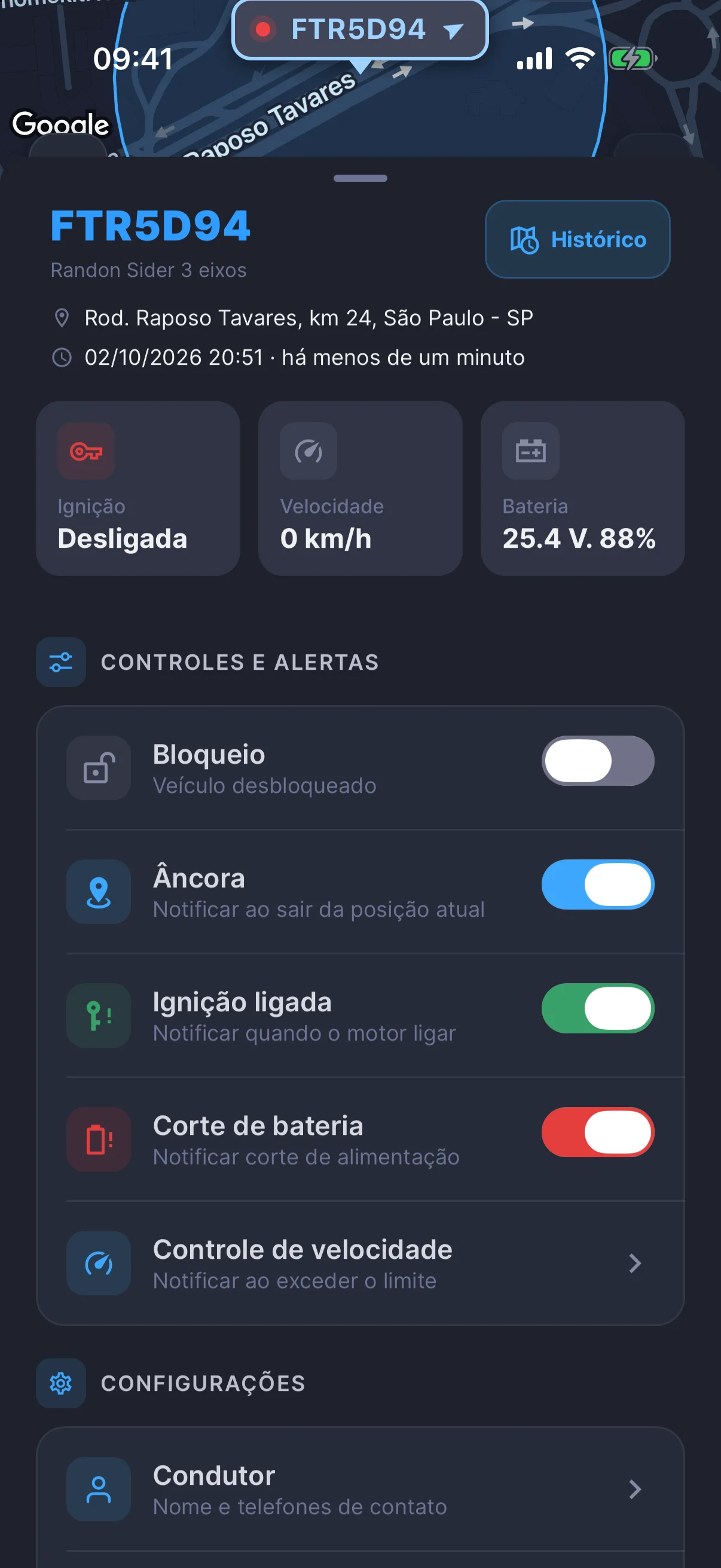 App da ForTracking com o painel de um veículo e os controles de bloqueio, âncora, ignição, corte de bateria e velocidade